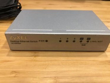 ZyXEL Desktop Ethernet Switch - Komponenty pro PC