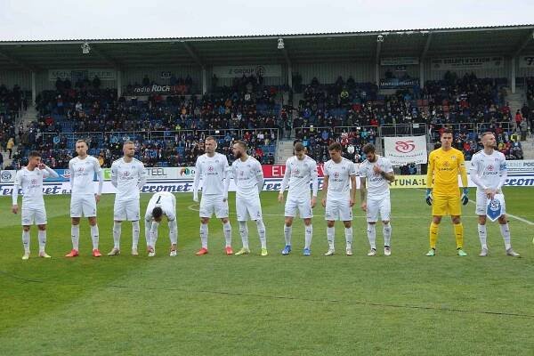 Fotbalisté Slovácko (bílé dresy) se v 15. kole FORTUNA:LIGY utkali s pražskou Spartu. Šlágr sledoval vyprodaný stadion.