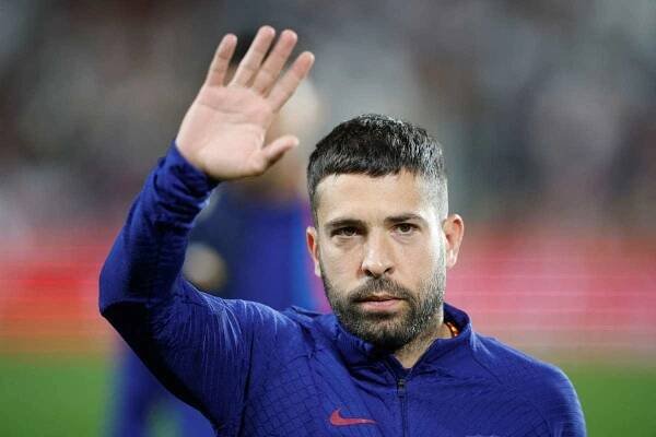Alba po 11 letech opouští Barcelonu, zkušený obránce předčasně ukončil smlouvu