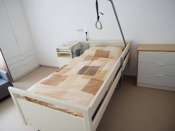 Diakonie otevřela Pomněnku. Tvar a barvy pomohou seniorům s demencí v orientaci