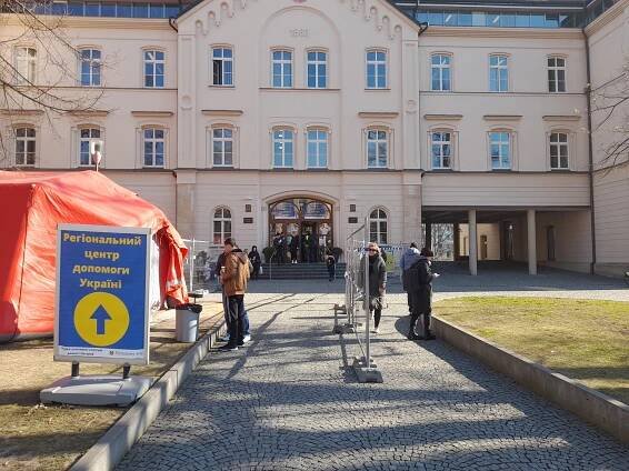Centrum na pomoc Ukrajincům se stěhuje. Pomohlo více než 20 tisícům žadatelů