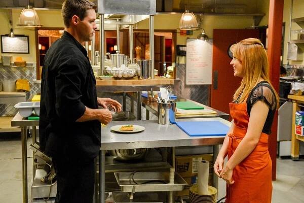 Záměna - The Shock of Being Seen - Z filmu - Justin Bruening, Katie Leclerc