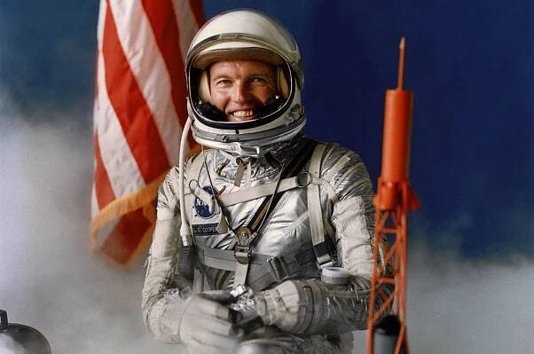 Americký astronaut Gordon Cooper o politike zatajovania fenoménu UFO (VIDEO 4 min) - CZ24.NEWS