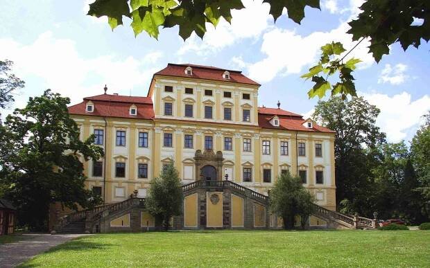 Na Červeném Hrádku zazní rockové hity. Začíná akce "Zámecké pátky"