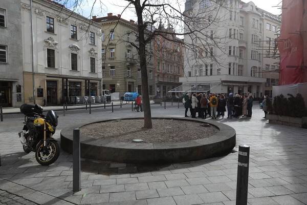 Brno před sto lety: podívejte se na oslavy Mezinárodního dne průvodců