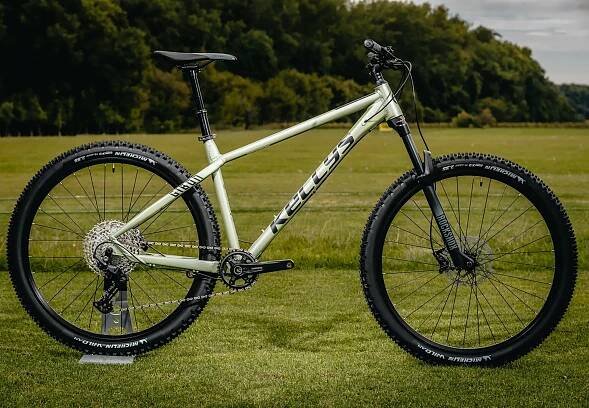 KELLYS Gibon 30 M 27.5" 2022 M | NEWBIKE.cz