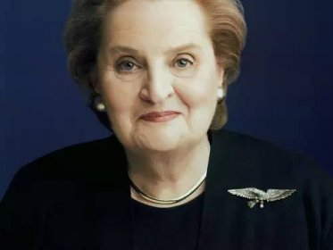Madeleine Albrightová – historicky první ministryně zahraničních věcí USA – Kudy z nudy