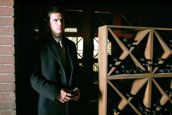 Kriminálka New York - Omámený vínem a šeredy (S03E19) (2007) | Galerie - Z epizody | ČSFD.cz