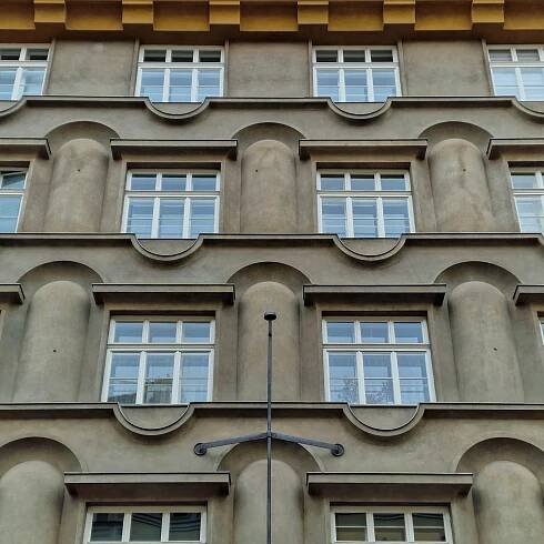 Učitelský družstevní dům v Holešovicích – mapamatky.cz