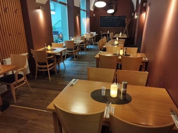 Interiér Restaurace Naše farma v Českých Budějovicích