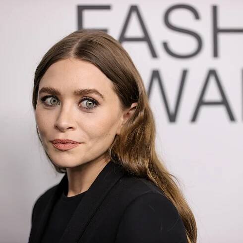 Mary-Kate Olsen Is Rewriting the Rules of Beach Attire in a Rare New Photo