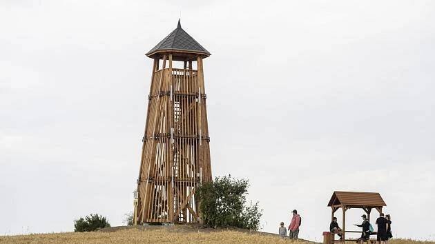 Nová rozhledna, Přemyslovice, kopec Strážná. 16. července 2025