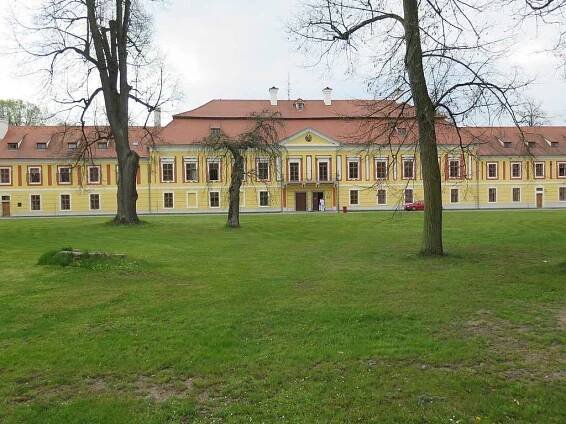 Léčebna Červený Dvůr.