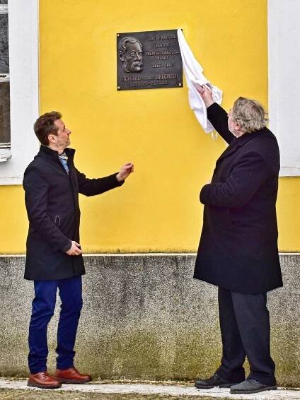FOTO: V Jimramově odhalili pamětní desku Richardu Belcredimu, podívejte se