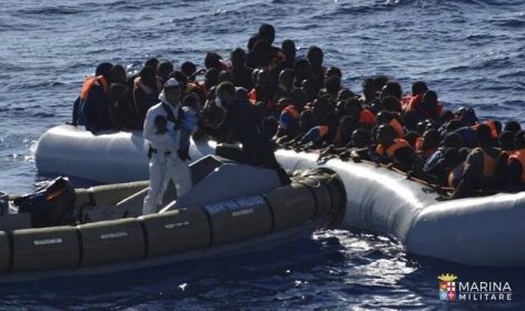 EU chce oddělovat migranty a azylanty už v Africe. Kvůli smrti na moři i tlaku na jih