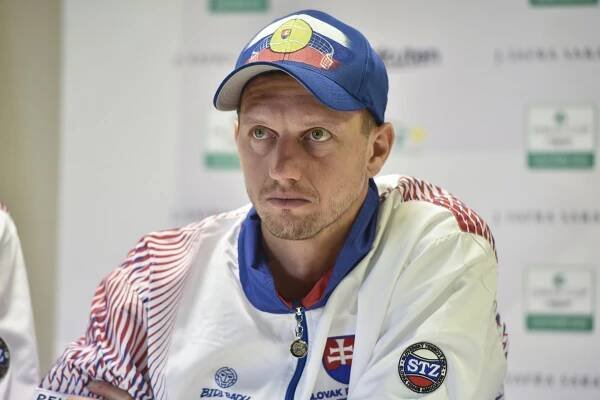 Slovák obhajuje Djokoviča a môže sa dostať na tenisový vrchol