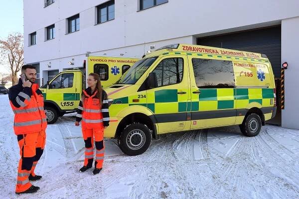 Pomoc na D5 dorazí rychle. Na Doubravce byla otevřena nová základna záchranky