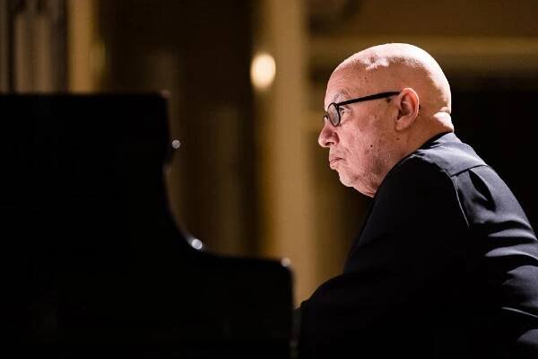 Dennis Russell Davies (zdroj Filharmonie Brno)