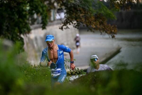 FOTO: Historický moment. Hradec přivítal slavný Ironman. A bylo to velké