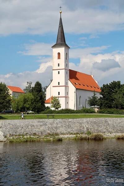 Strakonice, Czech Republic - Templom a túlparton