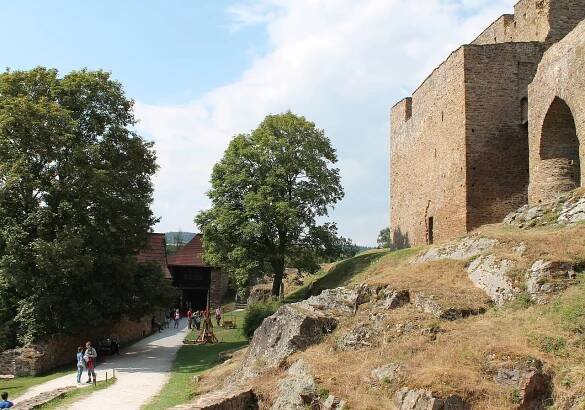 Hrad Velhartice - akce, otevírací doba, vstupné, ubytování, foto, prohlídky, počasí