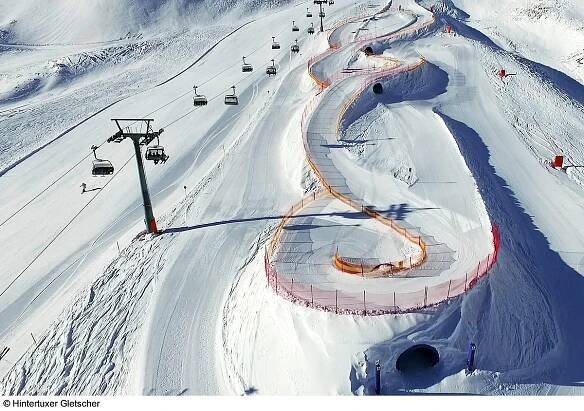Zillertal 3000 / Hintertux - Lyžování 2024/25 | Nev-Dama.cz