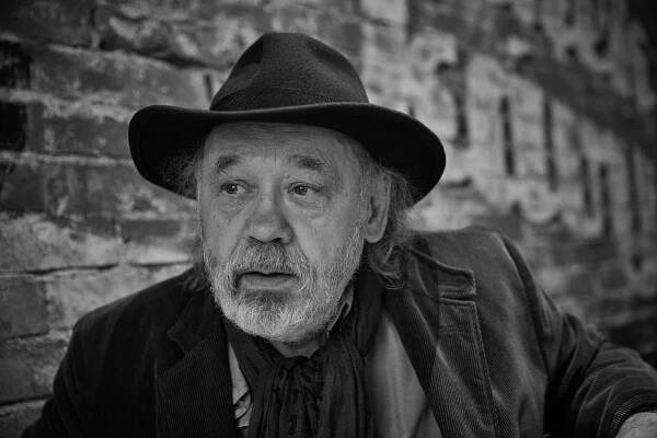 „Šaškovská vláda, nejvýraznější je ten šmejd z vnitra.“ John Bok zostra - CZ24.NEWS
