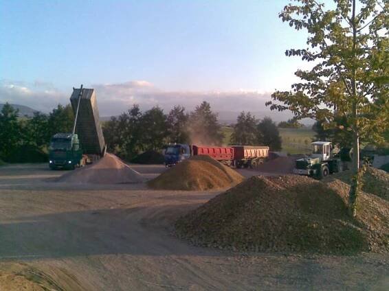 Písky, štěrky, drtě Hradec králové, stavební materiál Trutnov