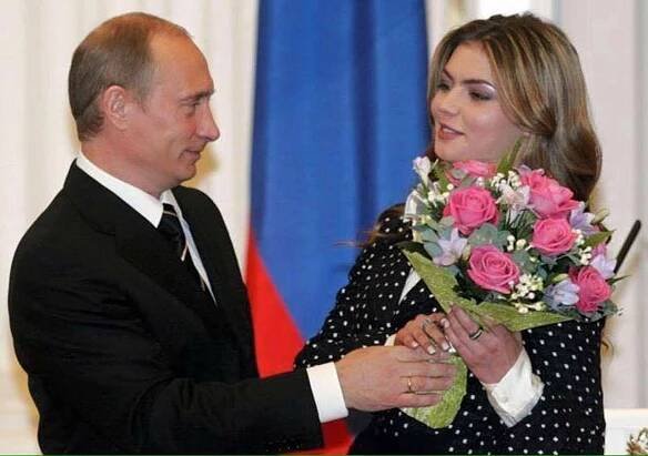 Je Putin ženatý? "Tajná" milenka ukázala snubní prsten a děti!