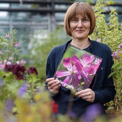 Pražská botanická zahrada vydala novou knihu: Pestrý svět pelargonií