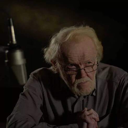 Tributes paid to 'voice of his generation' Gerallt Lloyd Owen