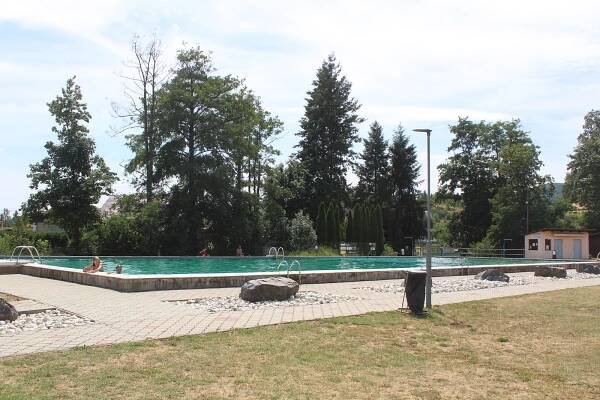 Koupaliště v Dolanech je nejlevnější, nyní tam čeká návštěvníky více novinek