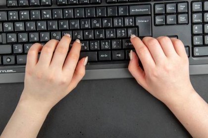 Nefunkční klávesa Enter může mít několik běžných příčin – TECS