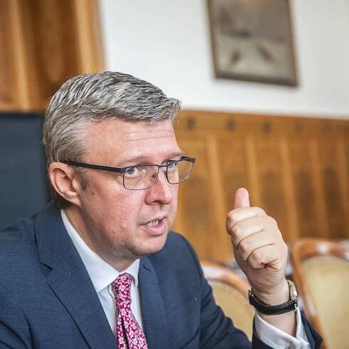 Glosa Martina Čabana: Nůžky pro Havlíčka