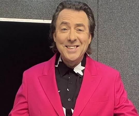 Jonathan Ross Biography - Childhood, Life Achievements & Timeline