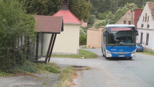 Autobusy na zavolání: Lidé v zapadlých obcích se bez nich neobejdou