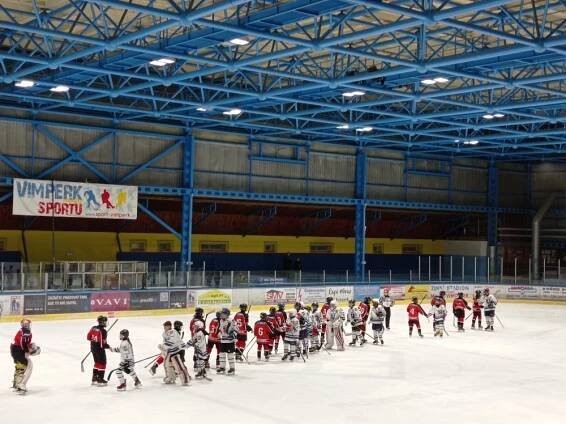 Starší žáci remizovali ve Vimperku 5:5 – HC Strakonice