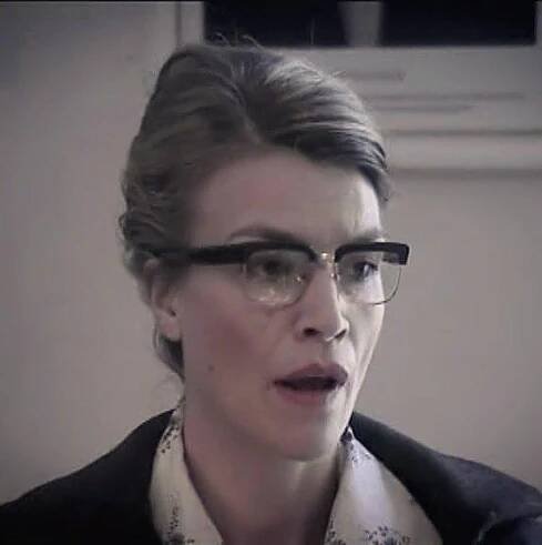 Petra Lustigová ve filmu PF 77 (2003, režie Jaroslav Brabec)