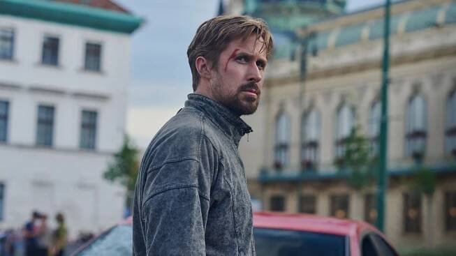 Skvělá přestřelka, ale jinak tuctový film. Na Netflix dorazil The Gray Man