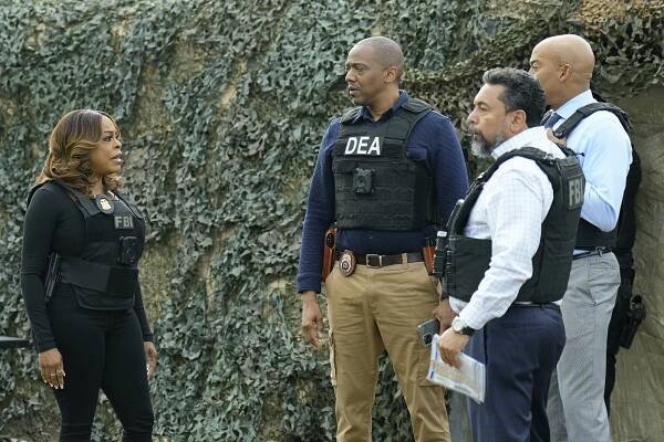 Niecy Nash, J. August Richards, Felix Solis - The Rookie: Feds - Payback - Z filmu
