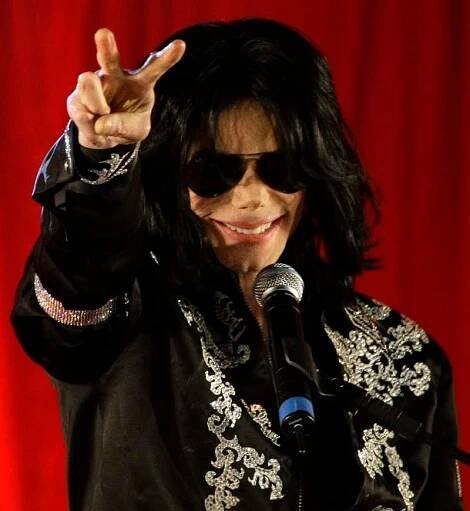 Král je mrtev, Michael Jackson podlehl zástavě srdce