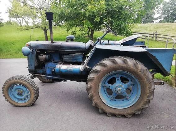 Traktor Zetor 25A