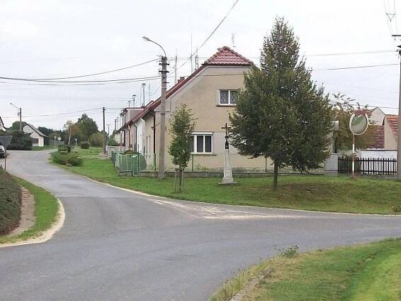 Kříž v Horní Lukavici | Drobné památky 