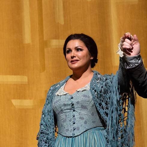 Anna Netrebko Sues Met Opera After Losing Work Over Support of Putin