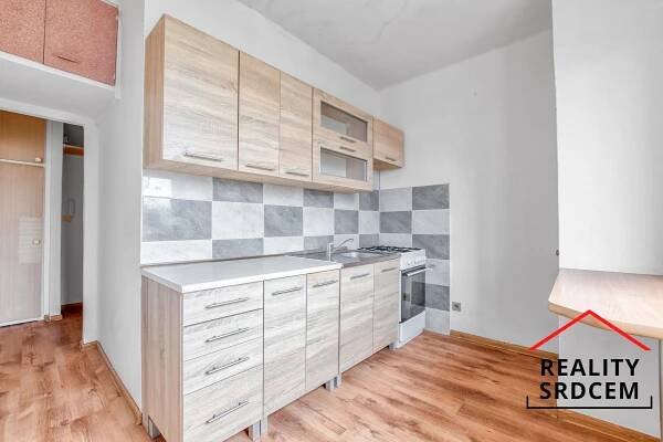 Prodej družstevního bytu 1+1, 37 m2, ul. Borovského, Karviná-Mizerov, možnost převodu do os. vl., 980 000 Kč