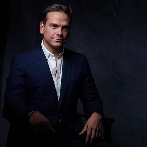 Lachlan Murdoch’s On-Again, Off-Again Relationship With the Family Business