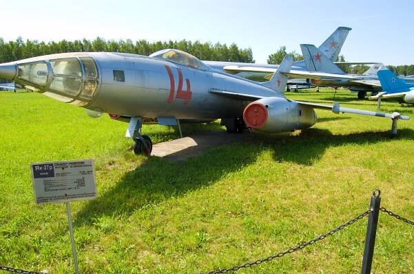 Jakovlev Jak-27