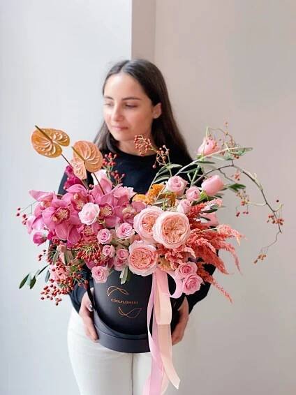 Flower box GRAND: Art bouquet by Coolflowers Doručení květin po Praze