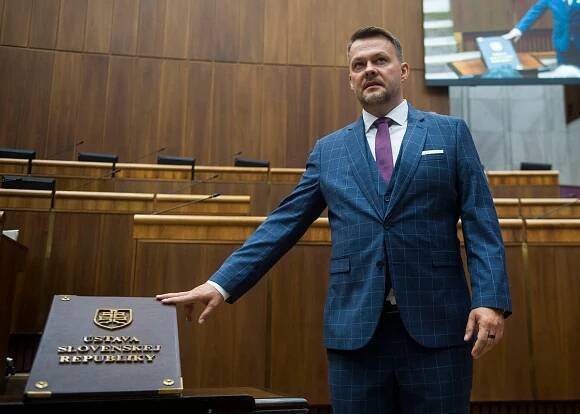 Poslanci okolo Samuela Migaľa nebudú zatiaľ hlasovať v parlamente