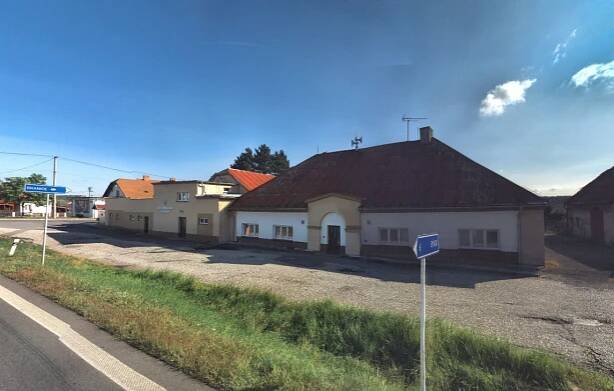 Dům kultury a restaurace Zastávka, Úvalno | Databáze domů s historií